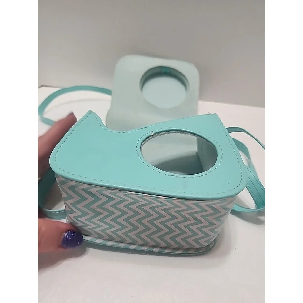 Fujifilm Instax Mini 7S Instant Camera Case Has Some Wear